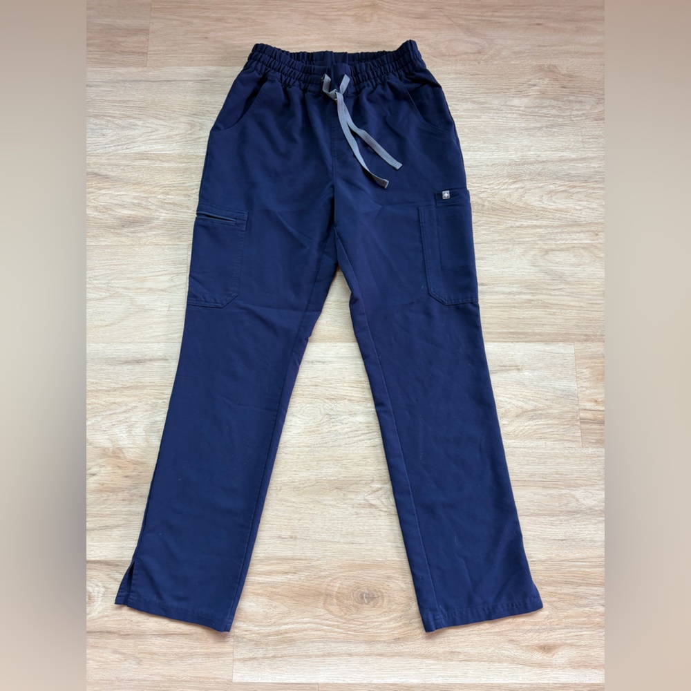 FIGS Women’s Small Navy Scrub Pants “Evans” Style EUC Healthcare